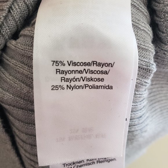 DKNY Long Sleeve Turtleneck Shirt w Front Cut Out Peekaboo Chest Size M - Picture 5 of 5